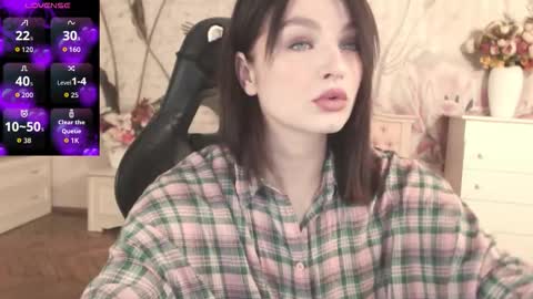 Snapshot of britneybarker chatting on September 29, 1:26 am britneybarker online show from September 29, 1:26 am