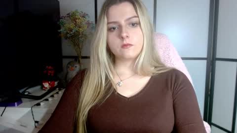 BritneyGlow online show from January 3, 7:18 pm