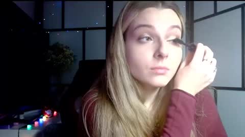 BritneyGlow online show from December 16, 5:00 pm