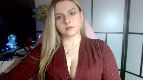 BritneyGlow online show from December 28, 9:51 pm