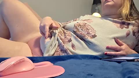 brkenprincess81 online show from February 21, 10:35 pm