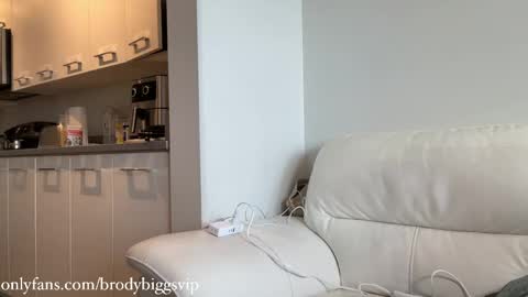 Brody Biggs online show from April 30, 1:32 am