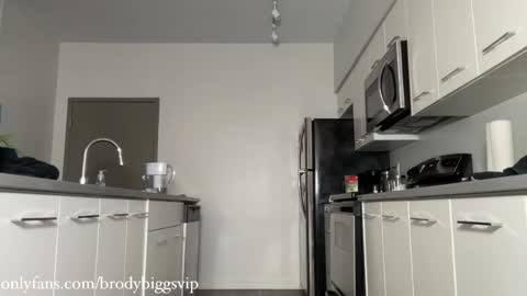 Brody Biggs online show from April 18, 1:18 am