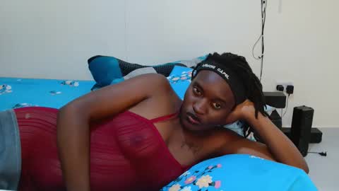 broken_haloo online show from April 18, 8:05 am