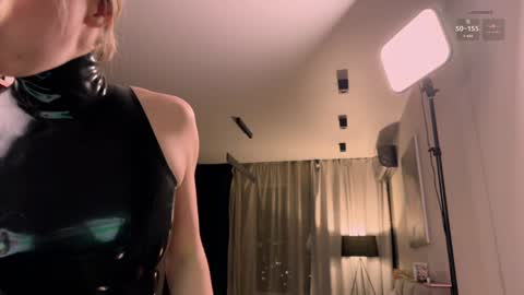 Anna online show from January 18, 6:21 pm