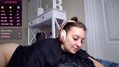 brookebee online show from January 23, 8:15 am