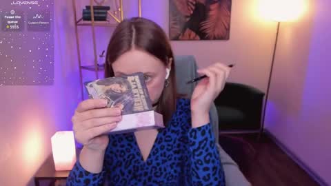 Lady Brooke online show from April 21, 4:03 pm