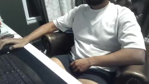 brownbd32 online show from December 3, 8:00 am