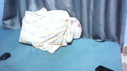 nicole online show from February 15, 1:49 pm