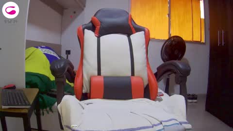 Bruce online show from October 13, 2:52 pm