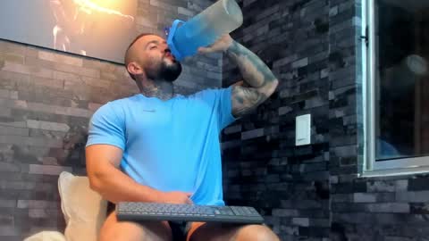 brucedallas online show from April 7, 4:58 am