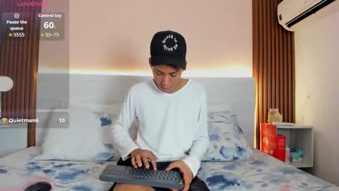 Snapshot of brunette__boy chatting on September 14, 3:53 am Luis online show from September 14, 3:53 am