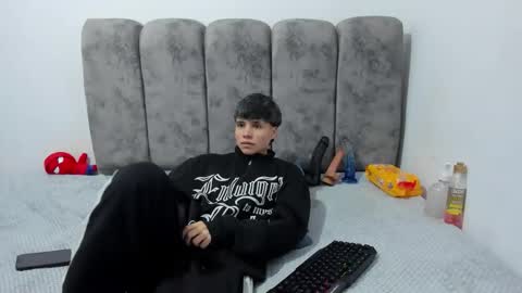 Bruno Cruz online show from April 21, 2:15 am