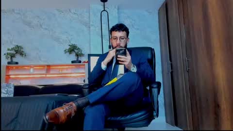 Andres Suarez online show from March 4, 9:32 pm