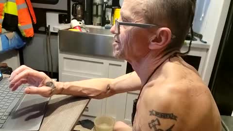 Steve... aka SkinnieDippin aka TimberTramp online show from February 21, 1:22 pm