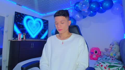 Snapshot of bryam_hot chatting on January 16, 2:30 am BRYAM INDEPENDENT MODEL online show from January 16, 2:30 am