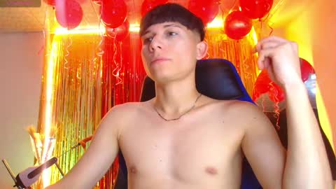 Snapshot of bryam_hot chatting on September 23, 9:54 pm BRYAM INDEPENDENT MODEL online show from September 23, 9:54 pm