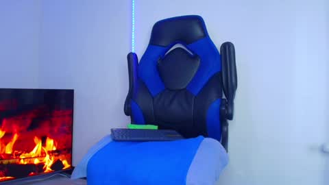 Snapshot of bryam_hot chatting on January 29, 5:51 am BRYAM INDEPENDENT MODEL online show from January 29, 5:51 am