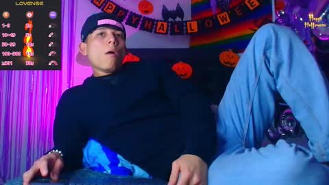 Snapshot of bryam_hot chatting on October 18, 3:00 am BRYAM INDEPENDENT MODEL online show from October 18, 3:00 am