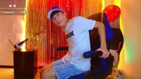 Snapshot of bryam_hot chatting on September 19, 2:37 am BRYAM INDEPENDENT MODEL online show from September 19, 2:37 am