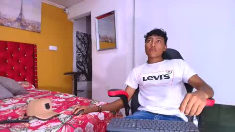 bryan_kim online show from June 3, 1:30 am