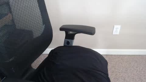 bsteven912 online show from April 7, 4:09 pm