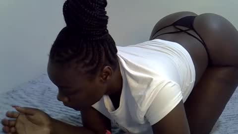 bubbly_ass30 online show from February 26, 7:01 am