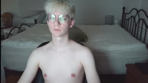 bugboy08 online show from June 25, 3:47 am