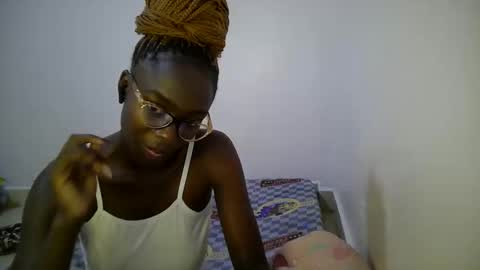 bunny_bliss1 online show from May 9, 10:27 pm