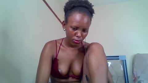 bunnydiva_ online show from October 14, 6:44 pm