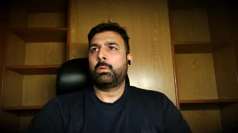 Hairy Arabian online show from November 17, 4:37 am