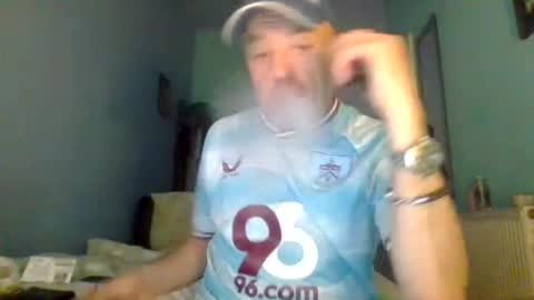 burnleyguy1977 online show from July 3, 3:00 am