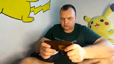 Snapshot of bury703709 chatting on January 2, 9:43 am Creazy dad online show from January 2, 9:43 am