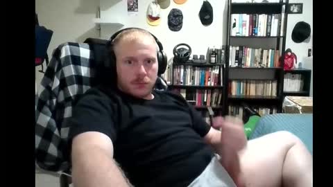 bushmate92 online show from December 4, 3:44 pm