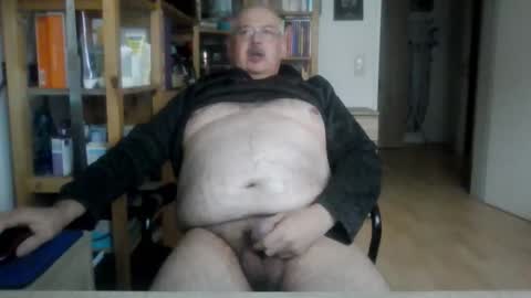 Snapshot of busibaer666 chatting on October 6, 12:45 pm busi online show from October 6, 12:45 pm