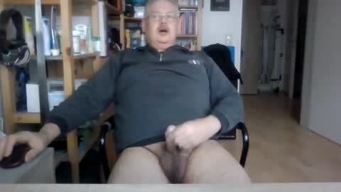 Snapshot of busibaer666 chatting on February 27, 7:30 am busi online show from February 27, 7:30 am