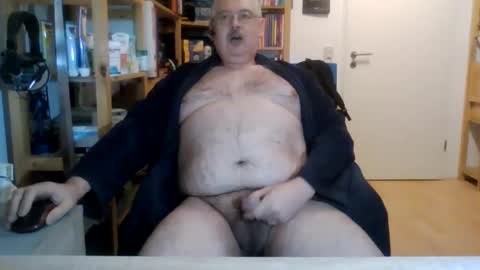 Snapshot of busibaer666 chatting on February 26, 4:30 am busi online show from February 26, 4:30 am