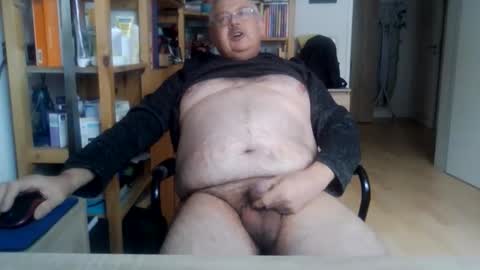 Snapshot of busibaer666 chatting on October 9, 12:43 pm busi online show from October 9, 12:43 pm