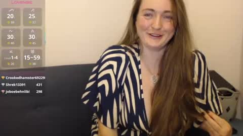 Snapshot of bustybonnieuk chatting on October 23, 10:54 pm BustyBonnieUK online show from October 23, 10:54 pm