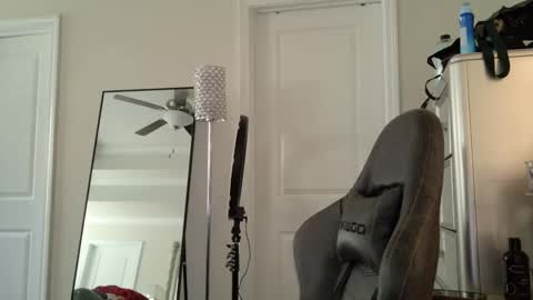 butterfly booty online show from December 15, 1:07 pm