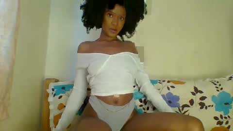 Snapshot of buttter_cup chatting on October 8, 6:08 am Claudia online show from October 8, 6:08 am