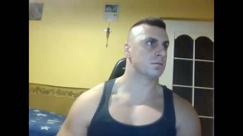 bzykacz1988 online show from December 7, 11:29 pm