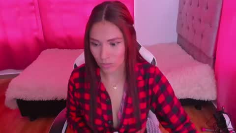 caelisse_cb online show from July 22, 3:58 pm