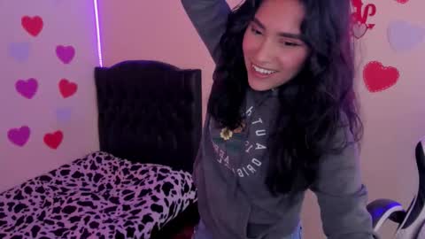 caelisse_cb online show from March 11, 6:33 pm