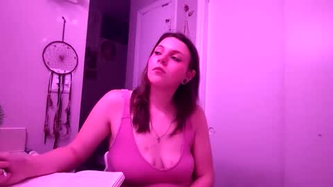 caitberrycough online show from January 8, 11:54 pm