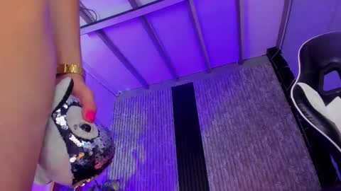 caitlyn_joness_ online show from January 17, 9:12 pm