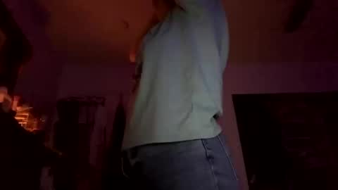 Snapshot of calishop1 chatting on October 29, 2:57 am calishop1 online show from October 29, 2:57 am