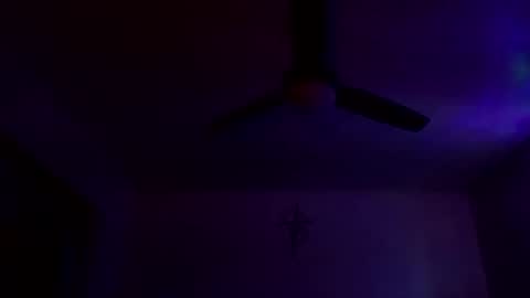 Snapshot of calishop1 chatting on October 18, 3:22 am calishop1 online show from October 18, 3:22 am