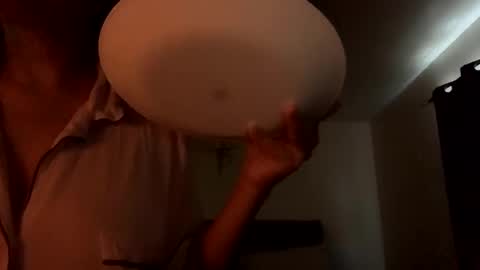 Snapshot of calishop1 chatting on December 5, 5:44 pm calishop1 online show from December 5, 5:44 pm