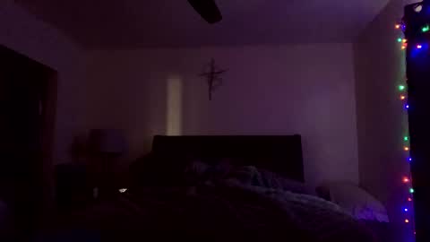 Snapshot of calishop1 chatting on December 31, 4:35 pm calishop1 online show from December 31, 4:35 pm